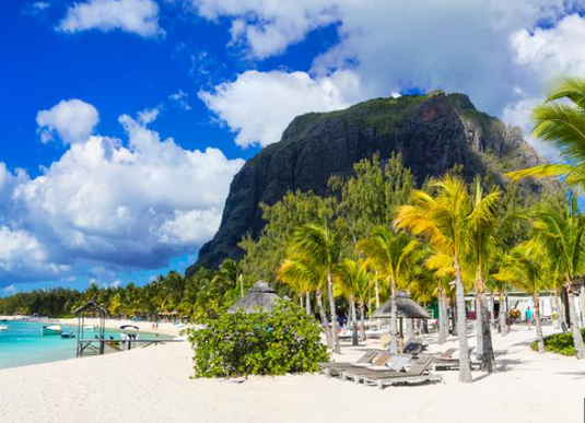 Mauritius Honeymoon Hotels: Romantic Escapes for Newlyweds