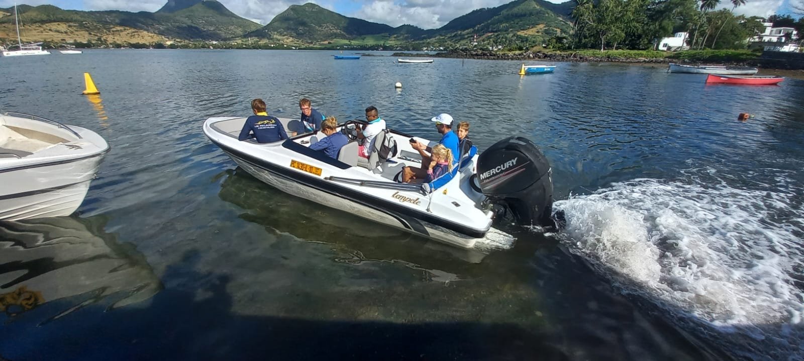 Speed Boat Trip to Ile Aux Cerf